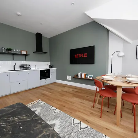 The Artist's House Apartment *