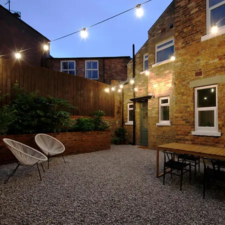 The Artist's House Apartment
