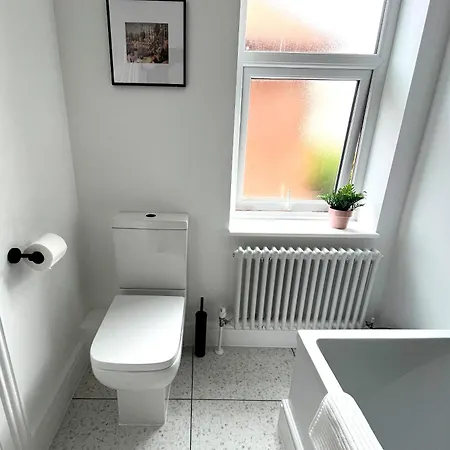 The Artist's House Apartment Scarborough